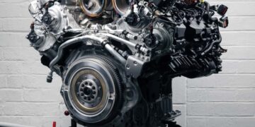 Bentley анонсировал гибридный привод вместо мотора W12