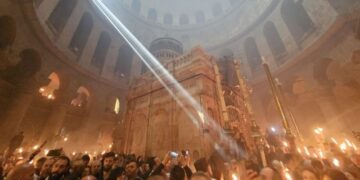 Благодатный огонь доставят в Москву в субботу