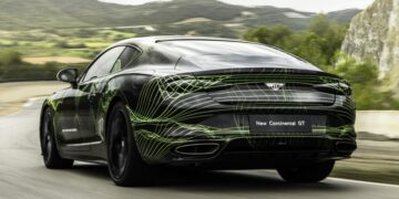 Новый Bentley Continental GT показан в легком камуфляже