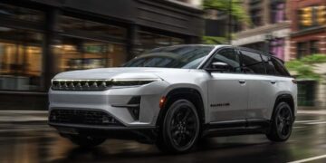 Stellantis представил первый электромобиль марки Jeep