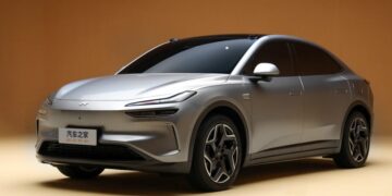 В Китае представили улучшенный клон Tesla Model Y