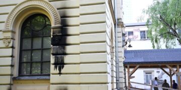 В Варшаве неизвестные бросили коктейль Молотова в здание синагоги