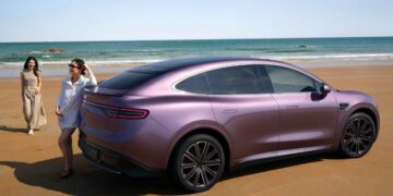 Кроссовер Luxeed R7: вторая совместная модель Chery и Huawei