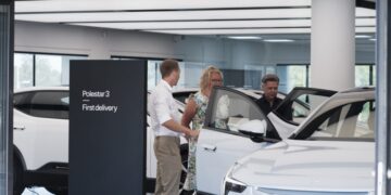 Кроссовер Polestar 3: старт продаж и заднеприводная версия