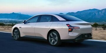 Седан Xpeng MONA M03 похвастал выверенной аэродинамикой