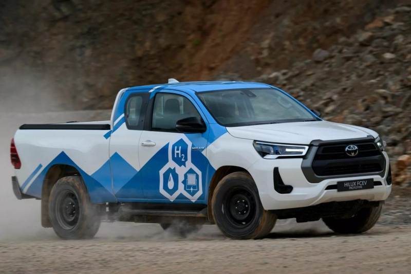 Toyota испытывает водородный Hilux