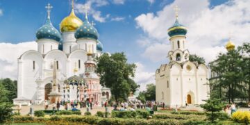 В Сергиевом Посаде началось шествие с иконой «Троица»