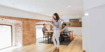 Натяжные потолки: преимущества, виды и особенности монтажа