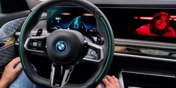 Дайджест дня: BMW M5 на конвейере, катер Maserati и другие события индустрии