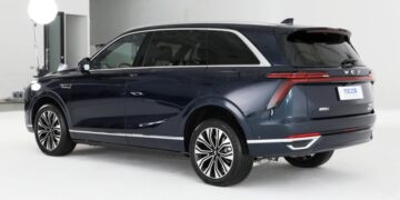 Компания GWM привезет в Россию гибридный кроссовер Wey 07