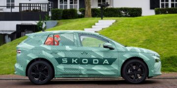 Кроссовер Skoda Elroq дебютировал в камуфляже