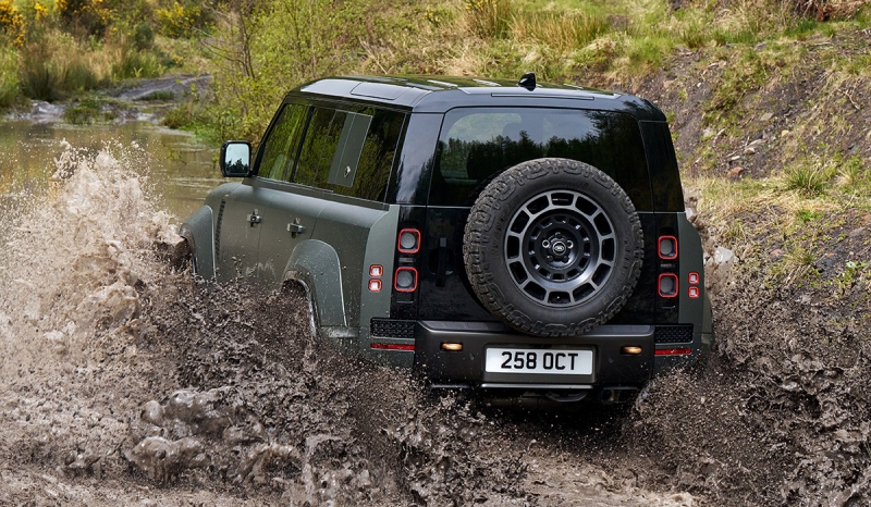 Land Rover Defender Octa: новая экстремальная топ-версия