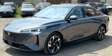 На Changan бизнес-класса начали устанавливать русифицированную медиасистему