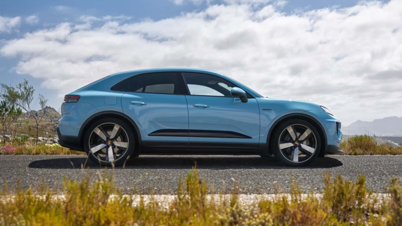 Porsche Macan в новых версиях: дешевле и дальнобойнее