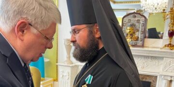 Посол России в Казахстане вручил орден Дружбы архимандриту Сергию