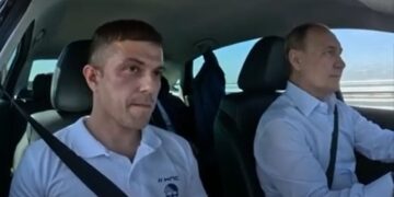 Президент РФ открыл две важные дороги и протестировал Ладу Aura