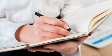 Как рецензирование влияет на достоверность