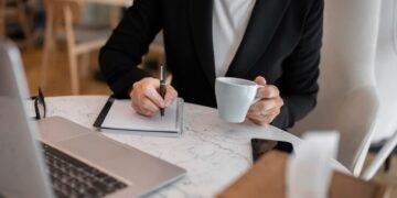 Как распознать мошеннического брокера: полезный список подозрительных компаний