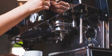Преимущества аренды кофемашины на сутки: экономия средств, выбор подходящего оборудования и дополнительные услуги