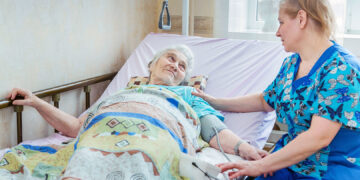 На сколько важно заботиться о пожилых людях