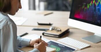 Автоматическое копирование сделок успешных трейдеров.