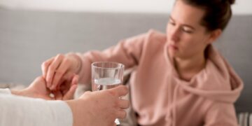 Вывод из запоя на дому: как проходит процедура и когда нужна помощь