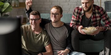 Онлайн-просмотр сериалов: комфорт, свобода выбора и возможность отвлечься.