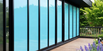 Тонкости внутренней отделки балкона ПВХ панелями: советы экспертов